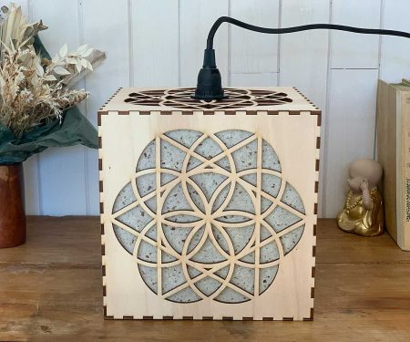 Lampe cube Équilibre Bois naturel Taille L posée