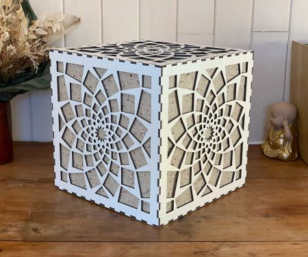 Lampe cube Mandala Paix Blanc taille L de profil