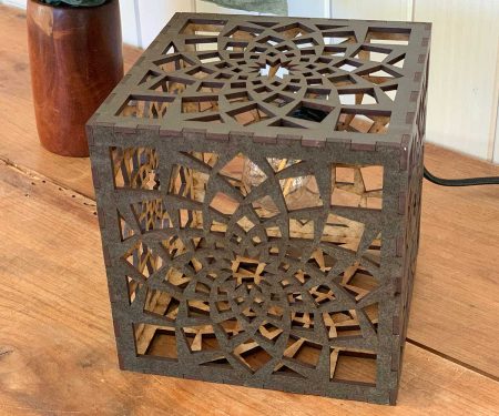 Lampe cube Mandala Paix Bronze taille S de dessus