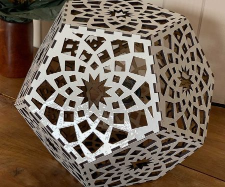 Lampe dodécaèdre Mandala Paix Blanc zoomée