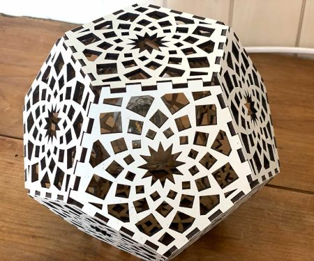 Lampe dodécaèdre Mandala Paix Blanc zoomée